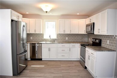 5782 Acorn Dr, Emmaus, PA 18049 - photo 4