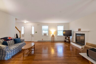 Hardwood Floors, Gas Fireplace