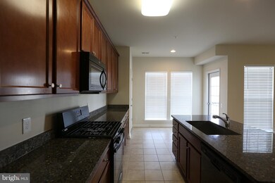 42783 Burrell Square unit UPPER, Ashburn, VA 20147 - photo 7