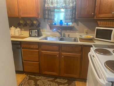 21 Edgewood Dr, Allenstown, NH 03275 - photo 5