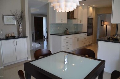 breakfast room