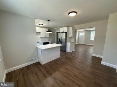 1844 Trenleigh Rd, Parkville, MD 21234 - photo 3