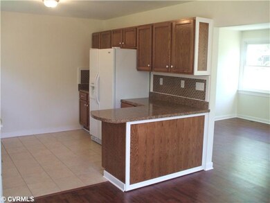 Kitchen - Open to dining area!