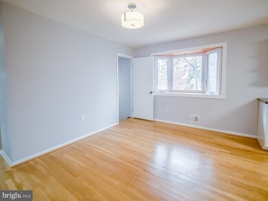 13032 Ingleside Dr, Beltsville, MD 20705 - photo 5