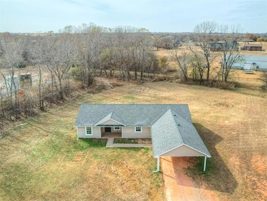 2085 Fox Ln, Tuttle, OK 73089 - photo 3