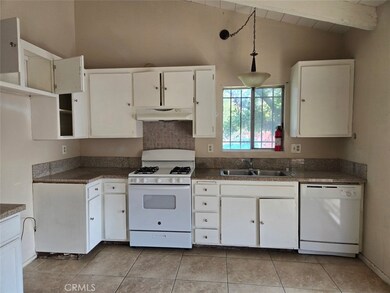 10950 Saticoy St unit 48, Sun Valley, CA 91352 - photo 4