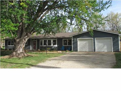 Attached 2 car garage