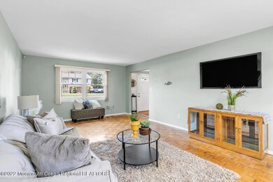 16 Tanglewood Rd, Middletown, NJ 07748 - photo 5