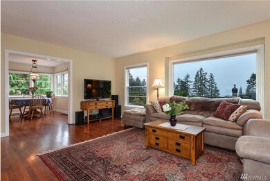 9118 Olympic View Dr, Edmonds, WA 98026 - photo 4