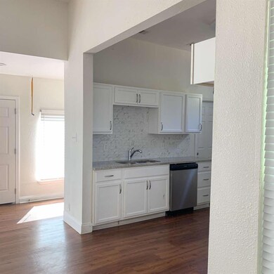 710 W Owings St, Denison, TX 75020 - photo 3