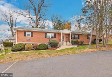 150 Selner Ln, Doylestown, PA 18901 - photo 2