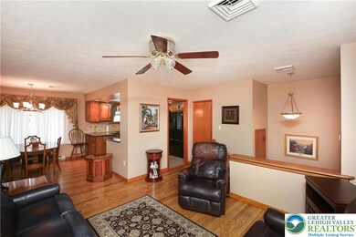 903 Mckinley St, Hazleton, PA 18202 - photo 4