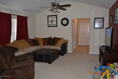 LIVING ROOM PIC 3