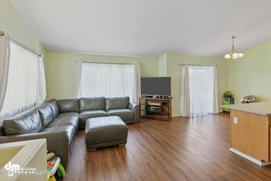 02-Living Room_SLS_-2919