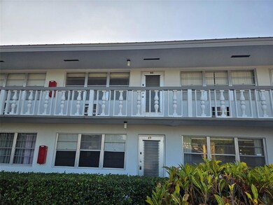 98 Northampton E unit 980, West Palm Beach, FL 33417 - photo 2
