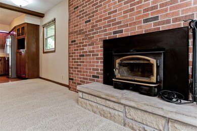 6040 Crestridge Ave SW, Cedar Rapids, IA 52404 - photo 6