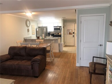 Living/dining/kitchen