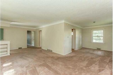 1314 Cummins Pkwy, Des Moines, IA 50311 - photo 3