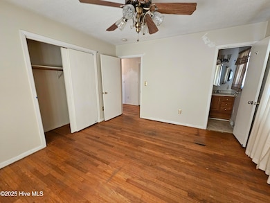 124 Kimberly Dr, Clinton, NC 28328 - photo 6