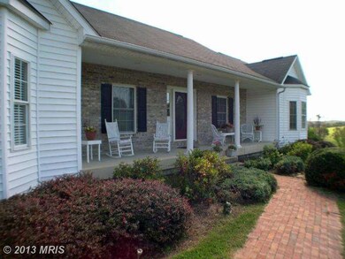 384 Manor Hill Dr, Toms Brook, VA 22660 - photo 4