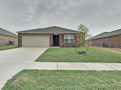 11512 NW 97th St, Yukon, OK 73099 - photo 2