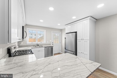 321 S Union St, Kennett Square, PA 19348 - photo 3