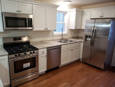 54 Dracut St, Lawrence, MA 01843 - photo 3