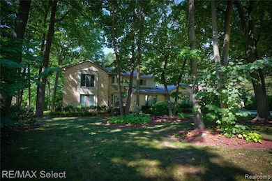 1320 Kings Carriage Rd, Grand Blanc, MI 48439 - photo 2