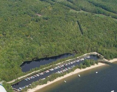 Waterfront/Dock/Pier. Marina at Long...
