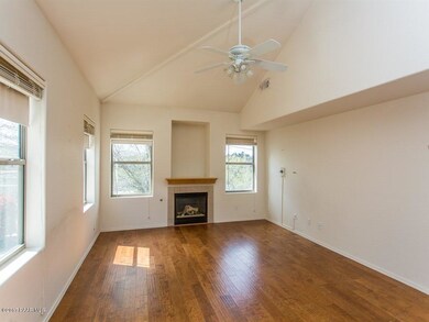 003_Living Room
