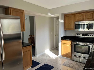 41567 SiMcOe Dr, Canton, MI 48188 - photo 5