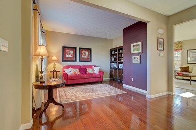 5075 Lakota Woods Dr, Liberty Township, OH 45044 - photo 2