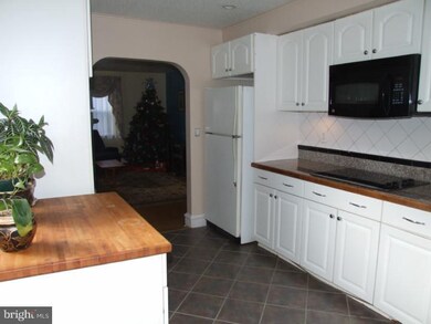 1413 Walnut St, Coatesville, PA 19320 - photo 4