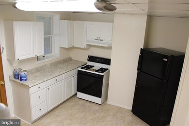 126 W South St, Frederick, MD 21701 - photo 2