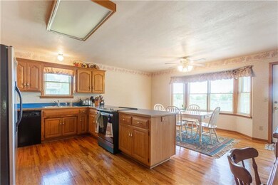 617 Condor St, Raymore, MO 64083 - photo 2