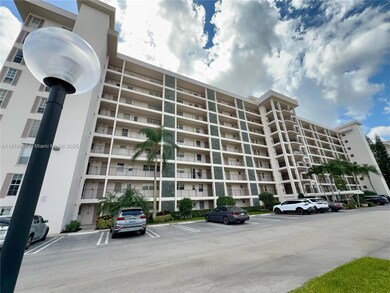 3100 N Palm Aire Dr unit 709, Pompano Beach, FL 33069 - photo 4