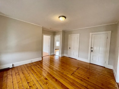 358 Watertown St unit 3R, Newton, MA 02458 - photo 4
