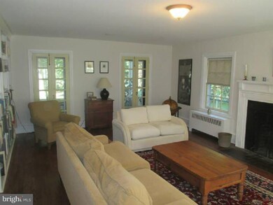 913 Twyckenham Rd, Media, PA 19063 - photo 2