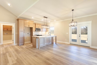 Kitchen & Dining area