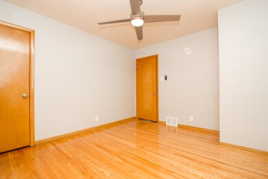 6105 S Narragansett Ave, Chicago, IL 60638 - photo 5