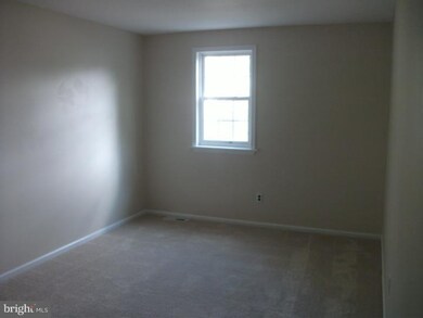 16 Tanglewood Dr, Langhorne, PA 19047 - photo 7