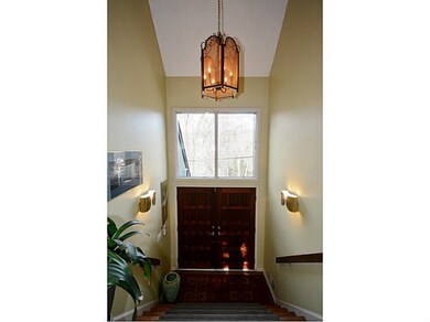 Entry/Foyer.