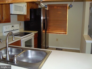 19134 Partridge Wood Dr, Germantown, MD 20874 - photo 5