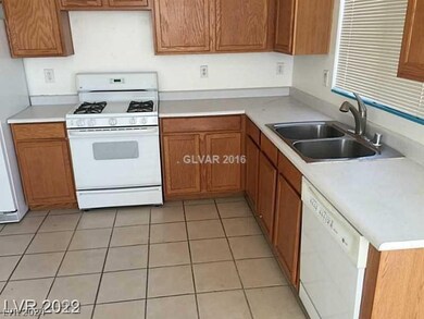 2648 Heathrow St, Las Vegas, NV 89135 - photo 4