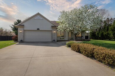 170 Gull Pointe Dr, Battle Creek, MI 49037 - photo 2