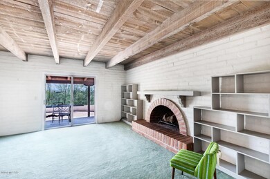 4900 Via Entrada Family Room (2)