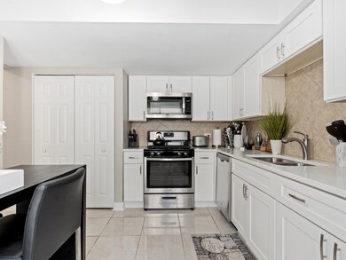 3458 Golfview Dr, Hazel Crest, IL 60429 - photo 4