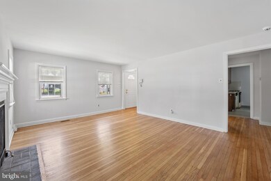 326 Francis Way, Folsom, PA 19033 - photo 4