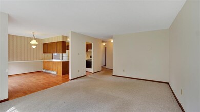 82 Twin Oaks Terrace, South Burlington, VT 05403 - photo 2