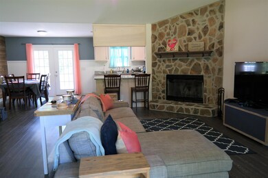 Living Room (4)